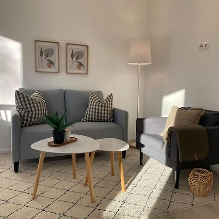 Country Style Apartment With Balcony Near Fair Hannover Exteriör bild