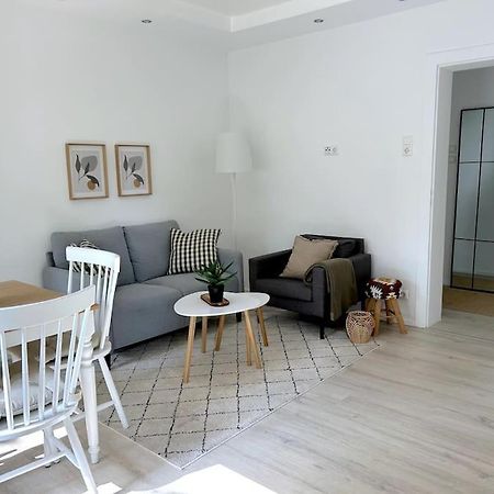 Country Style Apartment With Balcony Near Fair Hannover Exteriör bild