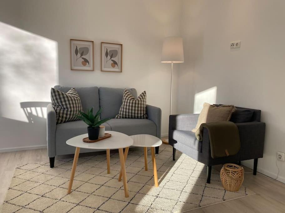 Country Style Apartment With Balcony Near Fair Hannover Exteriör bild